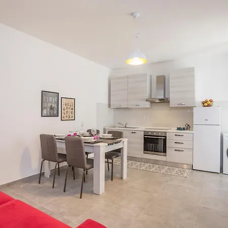 A Due Passi Dal Mare, Parcheggio E Giardino Apartment San Vincenzo Exterior photo