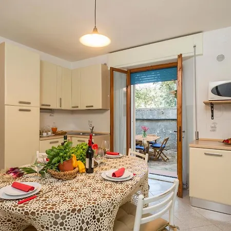 A Due Passi Dal Mare, Parcheggio E Giardino Apartment San Vincenzo Exterior photo