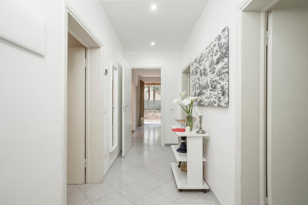 A Due Passi Dal Mare, Parcheggio E Giardino Apartment