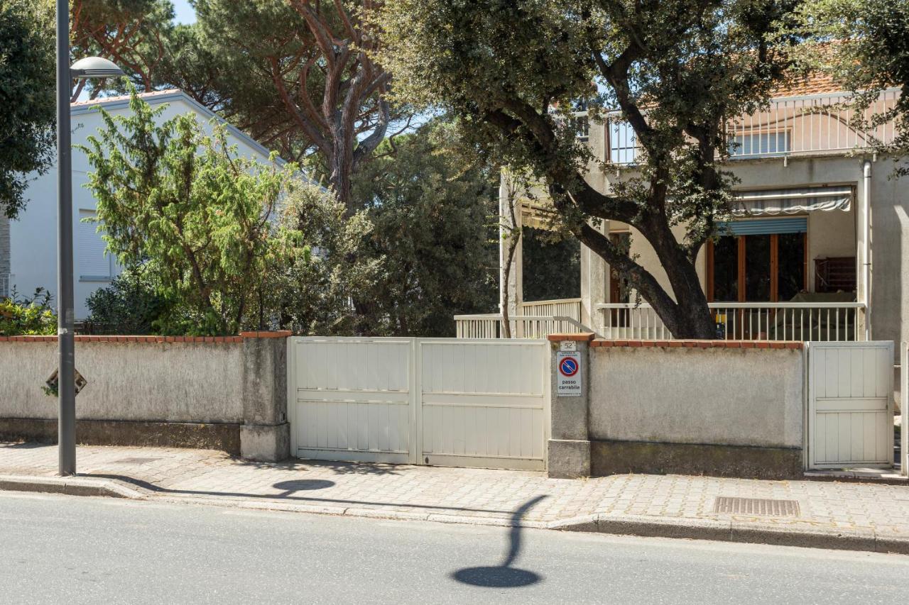 Apartment A Due Passi Dal Mare, Parcheggio E Giardino