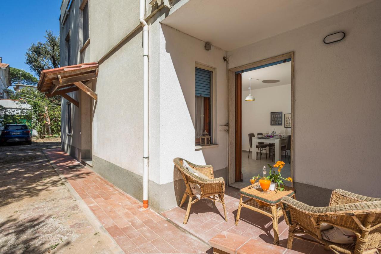 A Due Passi Dal Mare, Parcheggio E Giardino Apartment