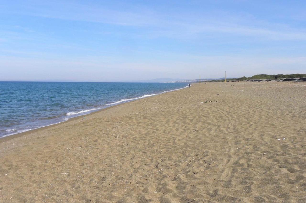 A Due Passi Dal Mare, Parcheggio E Giardino Apartment
